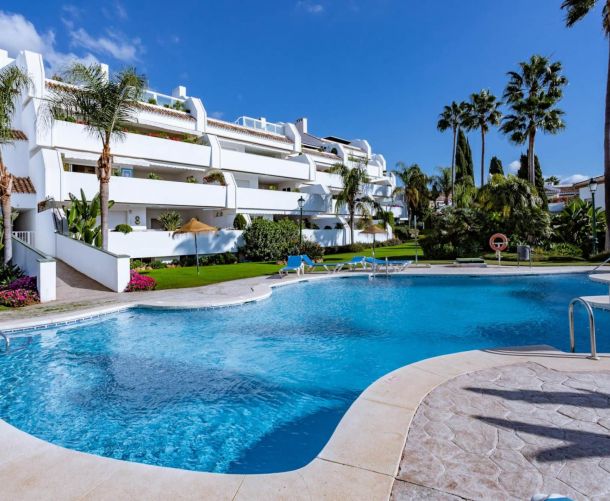 Apartamento - Alquiler a corto plazo - Marbella - Los Monteros