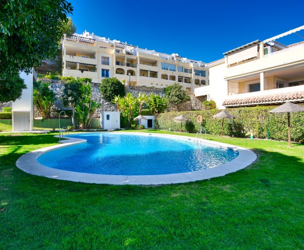 Apartamento - Alquiler a largo plazo - Benahavis - LHR-078-JL