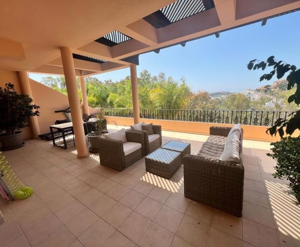 Apartamento - Alquiler a largo plazo - Marbella - Nueva Andalucia, La Cerquilla