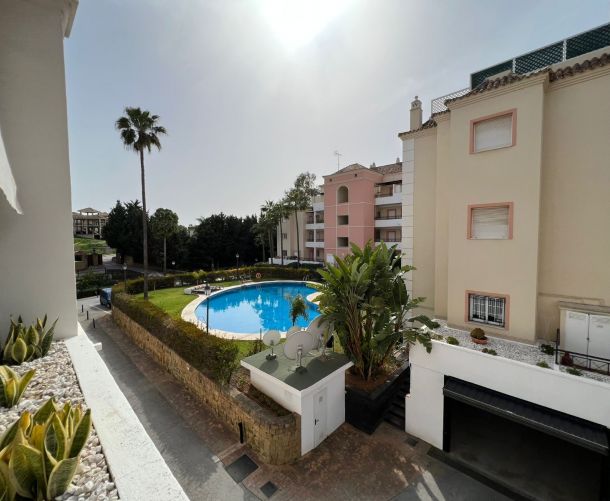 Apartment - Sales - Marbella - Nueva Andalucia, Aloha
