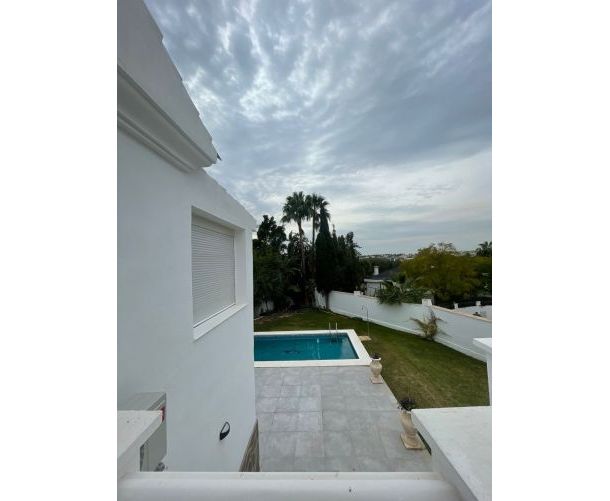 Chalet - Alquiler a largo plazo - Benahavis - LHR-123-FN