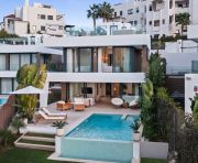 Nueva construcción  - Chalet - Estepona - Nueva Milla de Oro