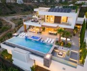 Продажи - Вилла - Benahavis - La Quinta