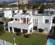 Продажи - Вилла - Marbella - Las Chapas