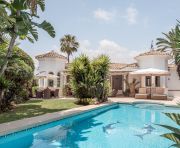 Продажи - Вилла - Marbella - Los Naranjos de Marbella