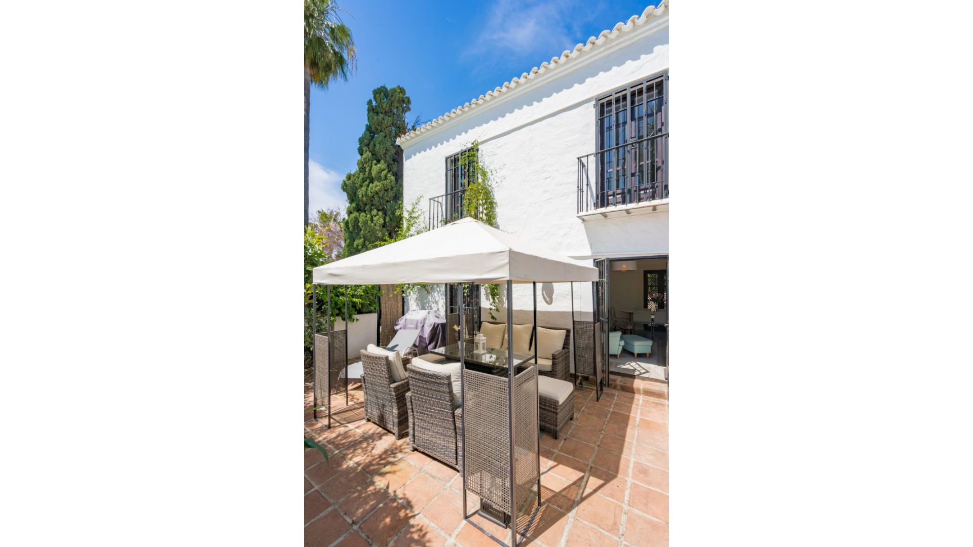 Sales - Apartment - Marbella - Nueva Andalucia, Las Brisas