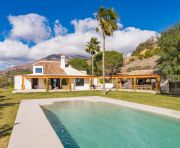 Sales - Villa - Estepona