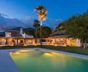 Sales - Villa - Estepona