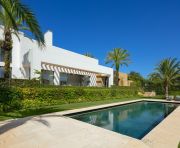 Sales - Villa - Estepona