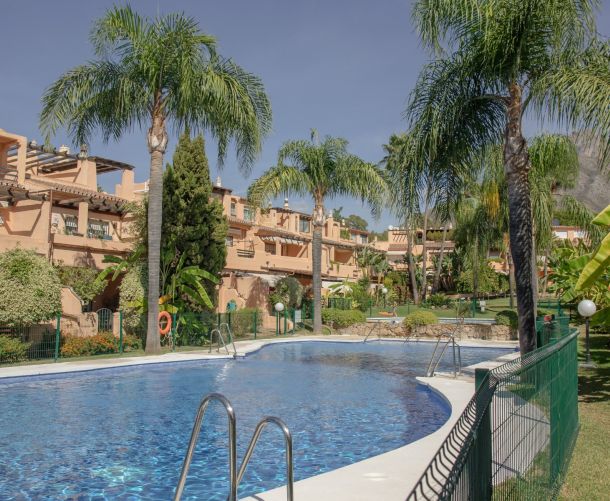 Таунхаус - Долгосрочная аренда - Marbella - LHR-132-JL