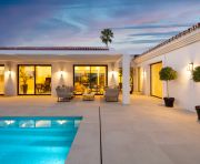 Venta - Chalet - Marbella - Nueva Andalucia, Aloha