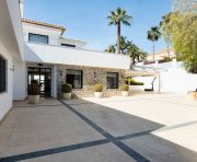 Venta - Chalet - Marbella - Nueva Andalucía