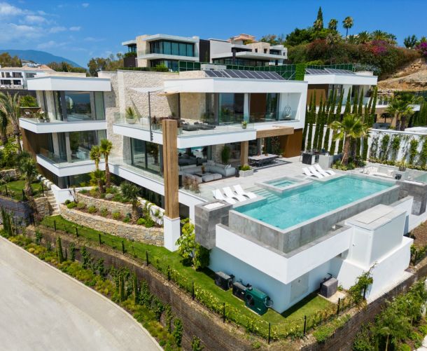 Villa - Försäljning - Benahavis - La Quinta