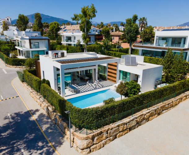 Villa - Försäljning - Estepona - LHV-096-JL