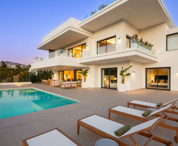 Villa - Försäljning - Estepona - Selwo