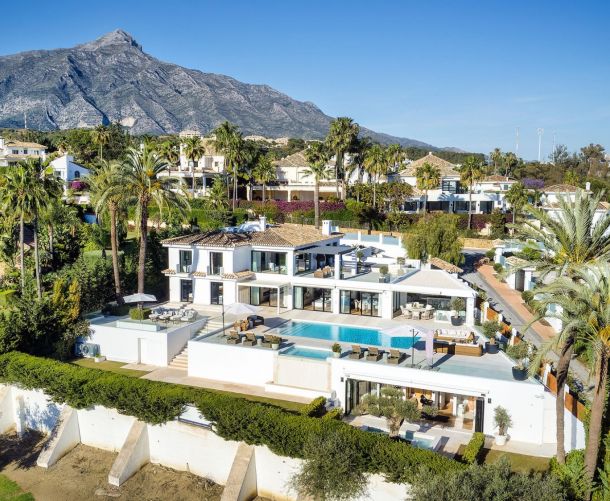 Villa - Försäljning - Marbella - Los Naranjos de Marbella