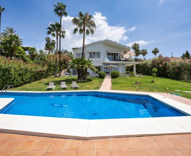 Villa - Försäljning - Marbella - Nueva Andalucía