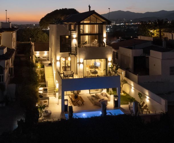 Villa - Försäljning - Marbella - Puerto Banús