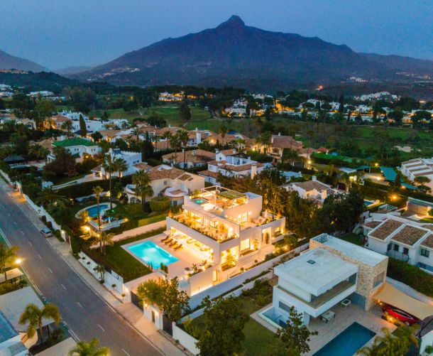 Вилла - Продажи - Marbella - Nueva Andalucia, Aloha